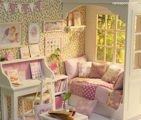 Wrapping Room, Studio Suite, Lavender Art, Miniature Diorama, Dollhouse Bedroom, Room Boxes, Betsy Mccall, House Living Room, Doll House Plans