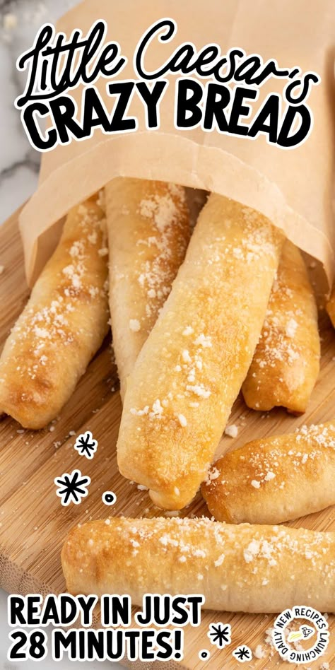 Little Caesar's Crazy Bread Little Ceasars Breadstick, Little Caesars Crazy Bread Recipe, Rolls Sandwiches, Crazy Bread, Cravings Recipes, Actifry Recipes, Bread Toppings, Bread Pull Apart Recipes, Star Bread