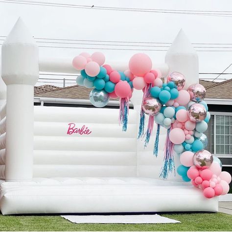 White Jumping Castle, Modern Bounce House, Bouncing Castle, Castle White, Bounce Castle, Castle Bounce House, White Bounce House, Kids Ball Pit, Jumping Castle