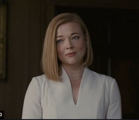 Love this blouse on Shiv on Succession! Siobhan Roy, Succession Aesthetic, Shiv Roy, Sarah Snook, Lawyer Fashion, Best Casual Outfits, Hair Raising, Work Looks, Formal Outfit