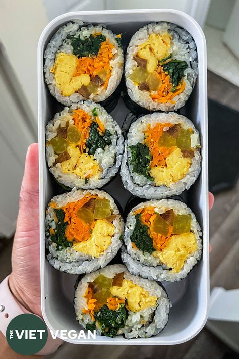 Vegan Kimbap, Korean Sushi, Vegan Egg Replacement, Vegan Lunch Box, Vegan Fried Chicken, Rice Rolls, Korean Street Food Recipes, Korean Rice, Vegan Christmas Recipes