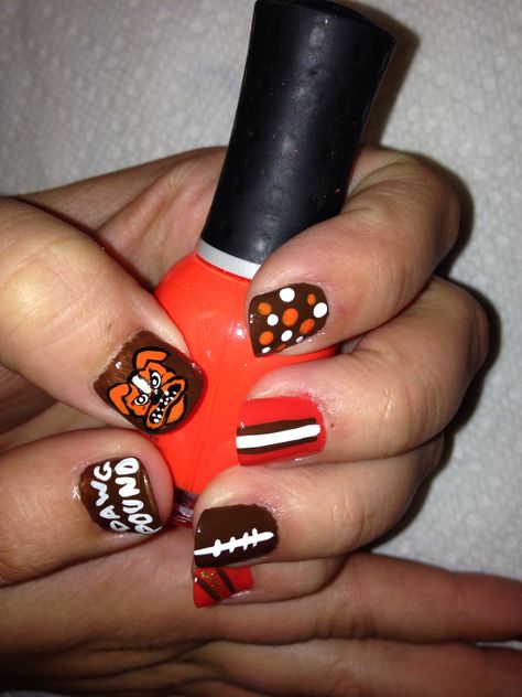 Cleveland browns Cleveland Browns Nails, Ohio State Nails, Football Nail Designs, Football Nail Art, Sports Nails, Brown Nail Art, Football Nails, Go Browns, Cleveland Indians Baseball