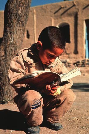 Reading Pictures, The Kite Runner, Kids Reading Books, Emotional Photography, Western World, Book People, Reading A Book, Pictures Of People, Book Projects