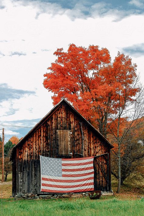 New England Aesthetic, American Flag Photos, Road Trip Photography, New England Road Trip, Wanderlust Photography, Maine Travel, Barn Art, New England Travel, Flag Photo