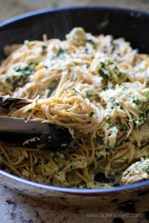 Garlic Chicken and Kale Spaghetti Kale Spaghetti, Chicken And Kale, Chicken Kale, Kale Pasta, Kale Recipes, Garlic Chicken, A Bowl, How To Cook Pasta, Chicken Dishes