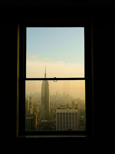 dusty cheap but expensive New York City shack crammed into an old warehouse turned apartment building with a view Appartement New York, Window With A View, Looking Out The Window, City That Never Sleeps, Window View, Foto Art, Through The Window, Aragon, Apartment Building