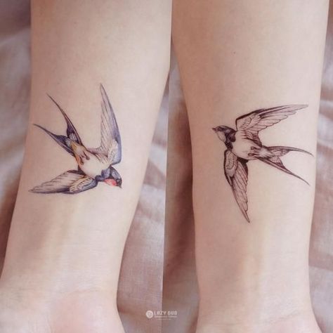 Tattoo Swallow, Swallow Tattoo Design, Swallow Bird Tattoos, Bohemian Tattoo, Vogel Tattoo, 16 Tattoo, Tier Tattoo, Tattoo Bird, Petit Tattoo