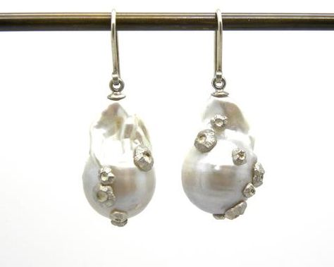 Large White Baroque Pearl Earrings with Barnacles - Hannah Blount Jewelry - 1 Ocean Inspired Earrings, Small Pearl Earrings, Pearl Look, Large Pearl Earrings, Baroque Pearl Earrings, Pearl And Diamond Earrings, Ocean Inspired, Shell Jewelry, Baroque Pearls