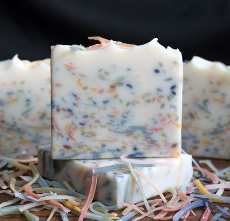 Soap Making Videos, Confetti Soap, Confetti Bars, Swirl Soap, Essential Oils For Skin, Homemade Soap Recipes, Making Videos, Soap Recipes, Home Made Soap