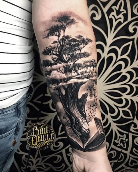 30 Stunning Tattoos for Book Lovers - stacked shelves Uncle Tattoo, Tattoos For Book Lovers, Stacked Shelves, Writer Tattoo, Book Lover Tattoo, Stunning Tattoos, Bookish Tattoos, Arm Tats, Fantasy Tattoos