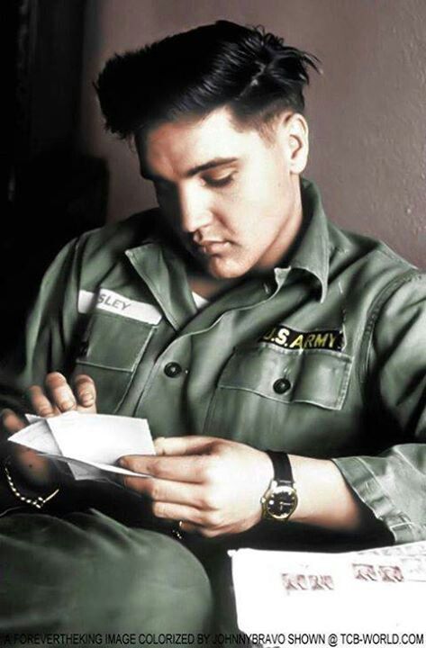 Elvis Elvis Presley Aesthetic Wallpaper, Elvis Presley Wallpaper Iphone, Elvis Presley Aesthetic, Elvis Presley Biography, Elvis Army, Elvis Presley Army, Elvis Presley Wallpaper, Elvis Wallpaper, Suspicious Minds