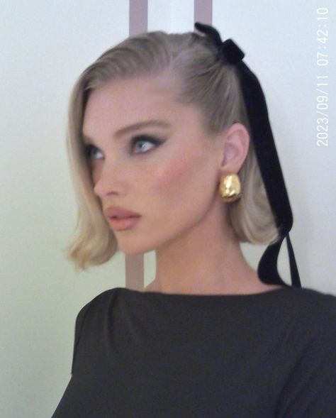 Bow Hairstyles, Elsa Hosk, Blonde Hair, Short Hair, A Woman, Blonde, Hairstyles, Wall, Hair