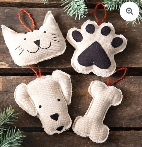 Pet Ornaments Diy, Dog Ornaments Diy, Pet Store Design, Pet Ornaments, Fabric Ornament, Metal Christmas Tree, Flower Bucket, Penny Rugs, Felt Patterns