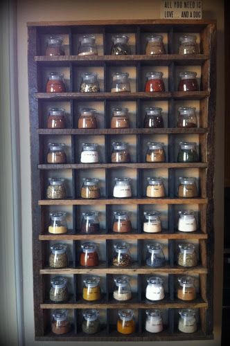 Reclaimed wood spice rack: totally can see doing the same!!! Spice lover here.... Wood Spice Rack, Diy Spices, Spice Racks, Baby Food Jars, Diy Kitchen Storage, Spice Storage, Storage Kitchen, Spice Organization, Rack Design