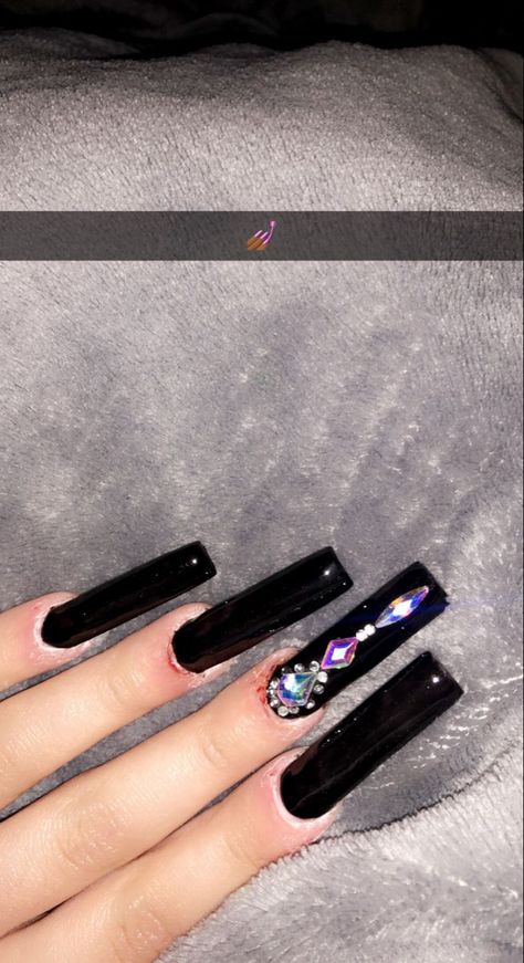 Nails💅🏾 Black Nails Ideas Rhinestones, Simple Bling Nails Rhinestones, Black Nail Sets With Rhinestones, Black Nails With Rhinestones Simple, All Black Nails With Rhinestones, Black Rhinestone Nail Designs, Black Nails With Diamonds Rhinestones, Black Acrylic Nails With Rhinestones, Black Nails With Diamonds