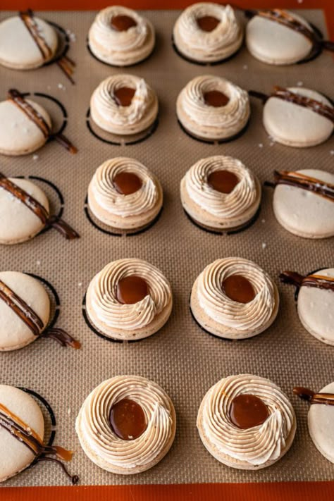 Salted Caramel Macaroons, Salted Caramel Macarons, Shaped Macarons, Caramel Macarons, Maldon Salt, Macaron Filling, Macaron Flavors, Caramel Mocha, Caramel Desserts