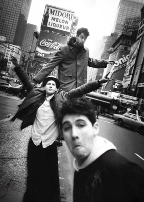 Beastie Boys Beastie Boys Wallpaper, Boys Wallpaper Iphone, Adam Yauch, David Lachapelle, Music Inspiration, Juke Box, Beastie Boys, Boys Wallpaper, I'm With The Band