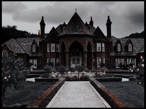 Dark Academia House, Academia House, Dark Mansion, Mansion Aesthetic, Gothic Mansion, Mansion Exterior, Dark Castle, Castle Aesthetic, Dark House