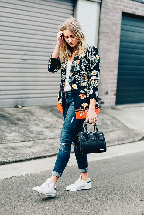 Floral Blazer Outfit, Floral Shirt Outfit, Casual Chique, Floral Blazer, Blazer Outfits, Blazer Fashion, Fall Winter Outfits, Outfits Casuales, Autumn Winter Fashion