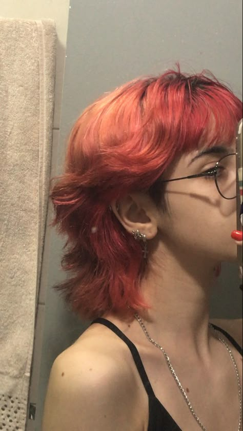 Fem Wolfcut, Fluffy Mullet Girl, Bleached Red Hair, Adronymous Hair, Punk Hair Color Ideas, Red Dyed Hair Ideas, Soft Mullet Women, Outgrown Mullet, Mulette Haircut