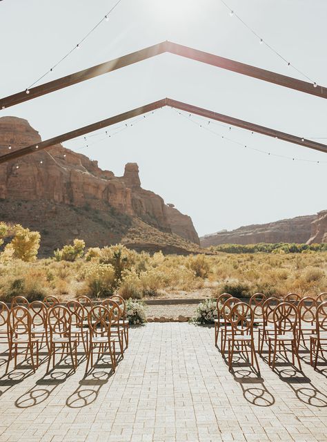 Canyon Wedding, Red Rock Wedding, Moab Utah, Desert Oasis, Desert Wedding, Red Rock, Utah Weddings, Outdoor Areas, Natural Beauty