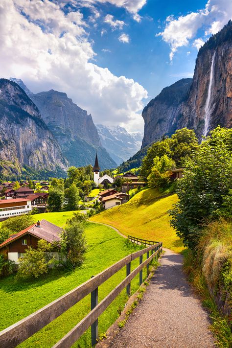 Switzerland Tourist Attractions, Lauterbrunnen Switzerland, Viking Cruises, Water Falls, Backpacking Europe, Summer Destinations, Switzerland Travel, Swiss Alps, World Pictures