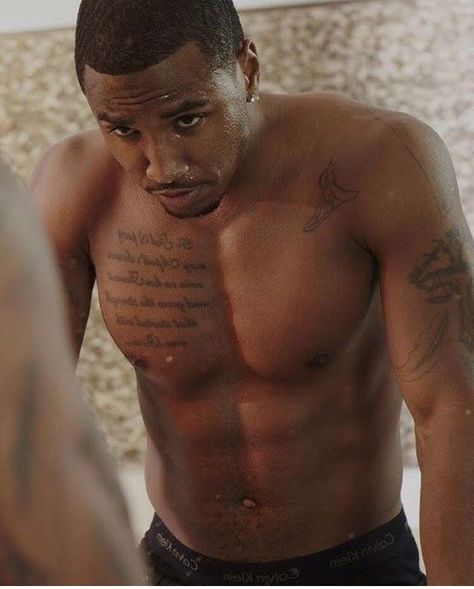 Trey Songz Shirtless, Trey Songs, Out Of My League, Trey Songz, Healthy Motivation, Famous Singers, Book Boyfriends, Black Men Fashion, Black Excellence