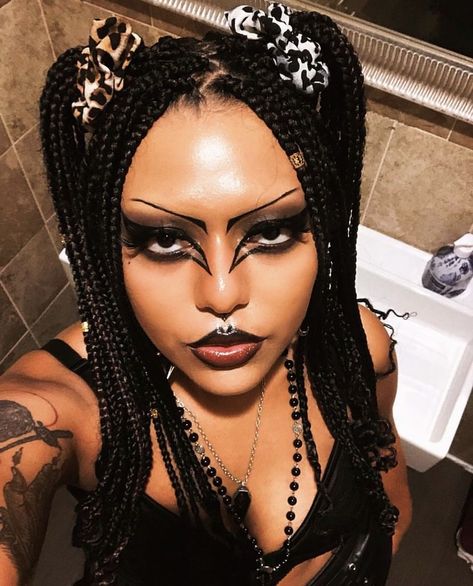 Goth Makeup On Black Women, Trade Goth Makeup, Goth Witch Makeup, Afro Goth Aesthetic, Afro Goth Women, Punk Black Women, Alternative Black Women, Goth Black Women, Gothic Black Women