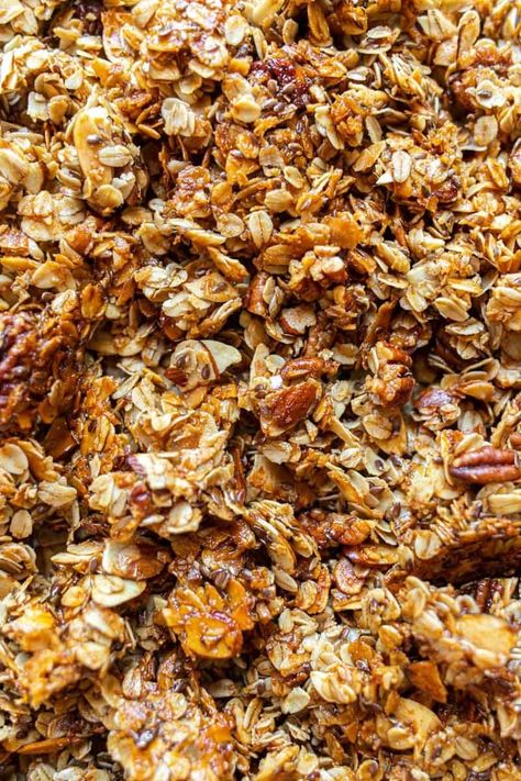 Easy Honey Granola Granola Base Recipe, Natashas Kitchen Granola, Granola Honey Recipe, Crock Pot Granola, Dehydrated Granola, Granola Recipe Honey, Gronala Recipes Easy, Gronala Recipes, Holiday Granola Recipe