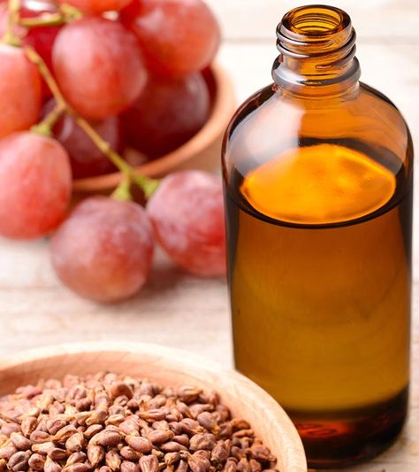 Grapeseed Oil For Hair: 4 Effective Ways To Use Grapeseed Oil Benefits, Healthy Cooking Oils, Grape Seed Oil, Dry Flaky Skin, Dry Skin Remedies, Face Scrub Homemade, Grow Hair Faster, Linoleic Acid, Flaky Skin