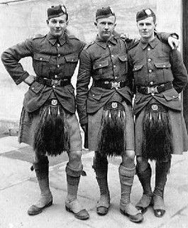 Old photograph of three young soldiers in St Andrews, Fife, Scotland Scottish Army, Scotland Kilt, Scottish Warrior, Vintage Scotland, Scotland Forever, Men In Kilts, Men In Uniform, British Army, Military Uniform