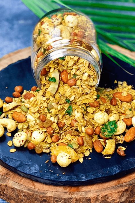 Oats Chivda Recipe, Oats Recipes Indian, Roasted Oats, Oats Snacks, Healthy Oats, Tandoori Paneer, Jain Recipes, Diwali Snacks, Healthy Indian Recipes