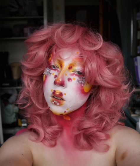 the original inspiration for my rosy maple moth look for creative brief 3 - this is just so pretty i love how it came out Moth Inspired Makeup, Rosy Maple Moth Costume, Moth Makeup Halloween, Moth Makeup, Moth Aesthetic, Maple Moth, Thanksgiving Makeup, Clown Costumes, Rosy Maple Moth