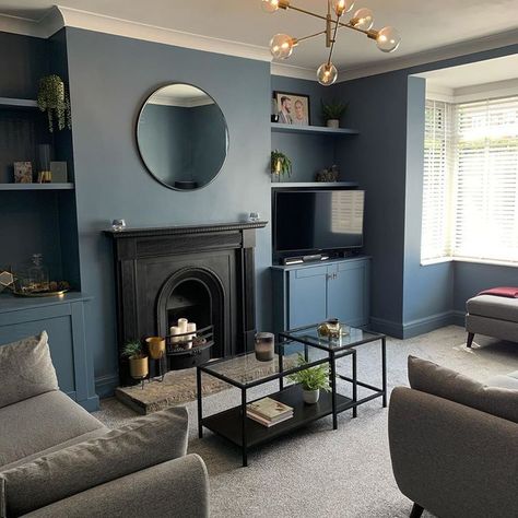 46 Blue Rooms That Prove This Color Works Anywhere Blue Feature Wall, Blue Walls Living Room, Navy Living Rooms, Feature Wall Living Room, Hague Blue, Dark Living Rooms, Blue Lounge, Blue Living Room Decor, Cosy Living Room