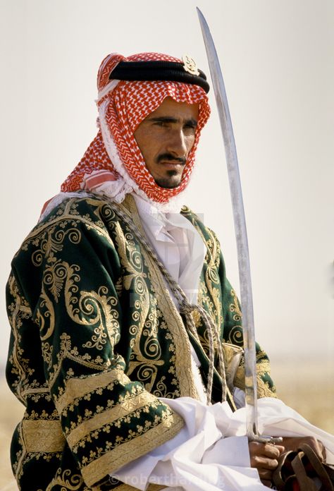 Saudi Arabia Culture, Rare Historical Photos, Arabian Art, Arab Culture, Arab Men, On Horseback, المملكة العربية السعودية, We Are The World, Arab Fashion