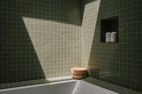 Avocado Bathroom Suite, Bath Shower Combination, Color Spotlight, Mosaic Bathroom Tile, Statement Tiles, Built In Bathtub, Cosy Decor, Zen Den, Working Holiday