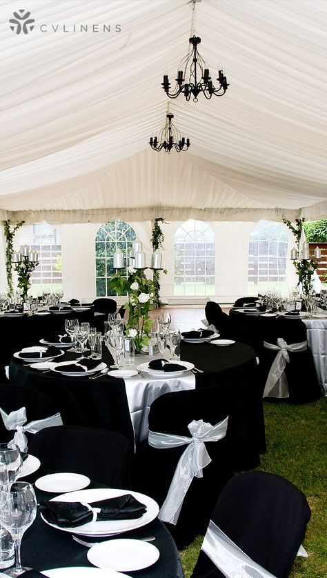 Wedding Reception Decorations On A Budget, Black And White Centerpieces, Wedding Reception On A Budget, Outdoor Wedding Tables, White Wedding Centerpieces, Monochrome Weddings, White Weddings Reception, Black And White Wedding Theme, White Wedding Decorations