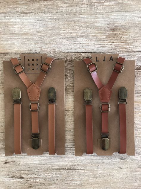 Rustic Wedding Groomsmen suspenders Skinny Caramel /Cognac Leather Suspenders Mens Rustic Wedding Suspenders Boys Suspenders Newsboy Outfit, Rustic Wedding Groomsmen, Groomsmen Suspenders, Brown Suspenders, Suspenders For Boys, Suspenders Wedding, Rustic Vintage Wedding, Ring Bearers, Suspenders Men