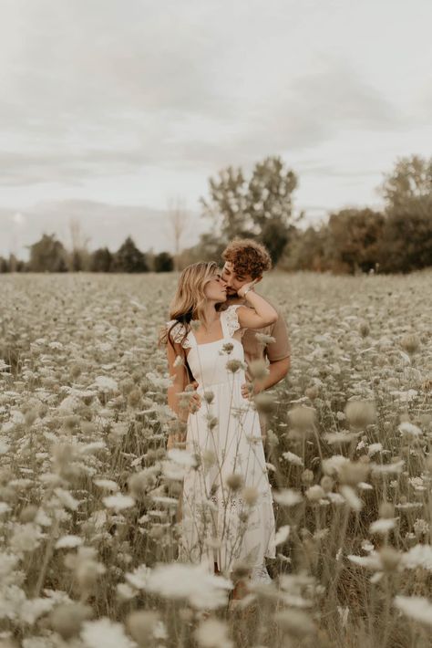 Boho Couple Photoshoot, Boho Couple, Couple Photoshoot, Couples Photos, Look Here, Couples Photoshoot, Engagement Pictures, Couple Pictures, Couple Photos