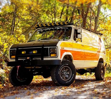 Cool Vans Car, Vintage Vans Vehicles, 1970s Van, Van Exterior, Sprinter Motorhome, Lifted Van, Vans Painted, 4x4 Camper Van, Chevrolet Van