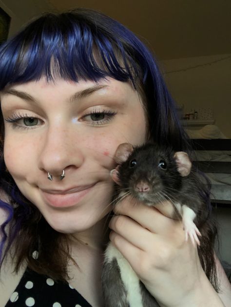 rat girl aesthetic rats rodent pet cute animals Rat Girl Aesthetic, Aesthetic Rats, Rat Girl, Mom Aesthetic, Cute Rats, Art Drawings Sketches Creative, Art Drawings Sketches, Rats, Summer Girls