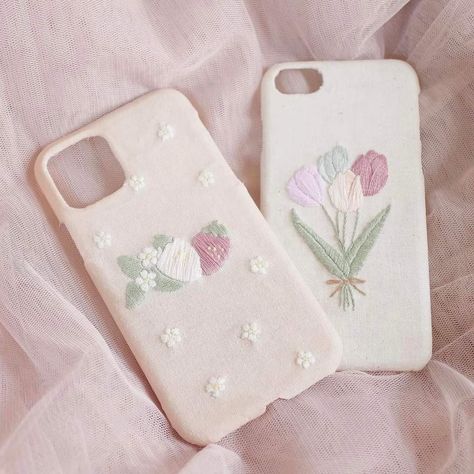 Embroidery On Phone Case, Hand Embroidery Phone Case, Embroidered Phone Case Diy, Embroidery Mobile Cover, Phone Embroidery, Embroidered Hats Ideas, Embroidered Phone Case, Embroidery Phone Case, Embroidery Cases