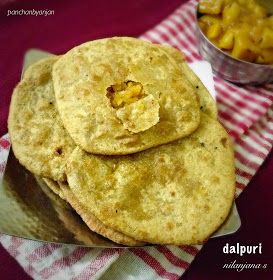 Dalpuri / Dal puri Dalpuri Recipe, Cranberry Tea Cake, Eggless Orange Cake, Tiffin Lunch Box, Cranberry Tea, Fruit Cake Christmas, Savory Muffins, Pulao Recipe, Indian Bread