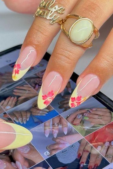 Floral Nail Ideas, flower nails, floral nails for spring, classy floral nails, chic flower nails, dainty daisy floral nails, beach floral nails, hibiscus nails Floral Nail Ideas, Milky Nails, Floral Nail, Nails Today, Summery Nails, Almond Acrylic Nails, Vacation Nails, Beach Nails, Fire Nails