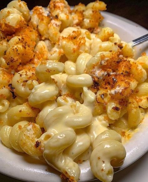 #follow #foodie #foodporn #food #dinner #macaroni #blogging #blogger #blog #lunch Cheesy Lunch Ideas, Delicious Food Pictures, Lazy Food Recipes, Mac N Cheese Aesthetic, Homecooked Meals Aesthetic, Food For 2 People, Food Astethic, Good Looking Food, Mac And Cheese Baked