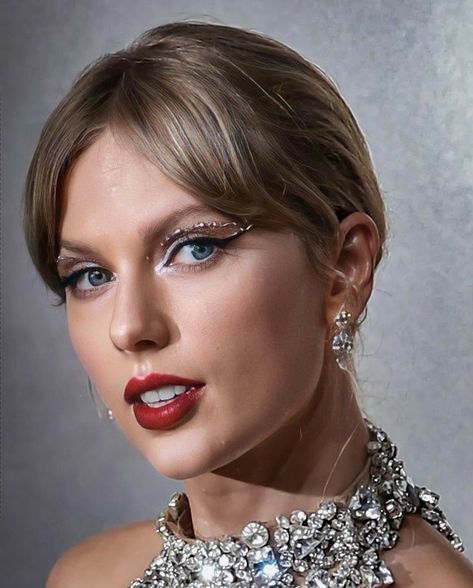 Red Era Makeup, Eras Makeup, 23 Photoshoot, Taylor Swift Eyes, Gala Makeup, Taylor Swift Makeup, Taylor Swift Costume, Face Rhinestones, Era Tour