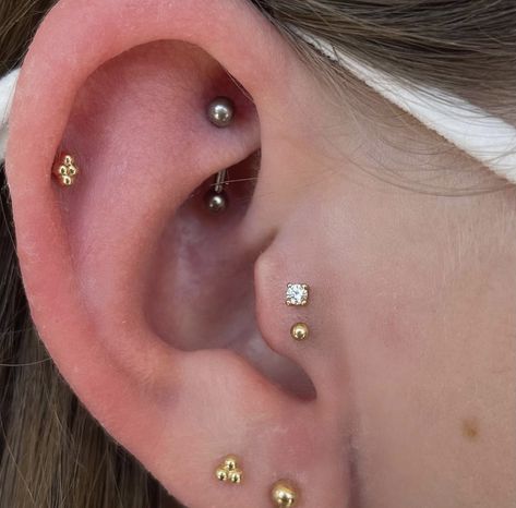 Double Tragus Piercing, Double Tragus, Helix Ear, Pretty Ear Piercings, Double Piercing, Tragus Piercings, Body Mods, Tragus, Ear Jewelry