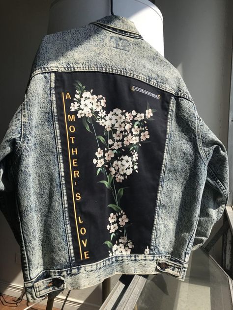 Denim Jacket Diy Paint, Custom Jean Jacket, Diy Denim Jacket, Painted Clothes Diy, Custom Denim Jacket, Denim Art, Painted Denim Jacket, Painted Jacket, Diy Jacket