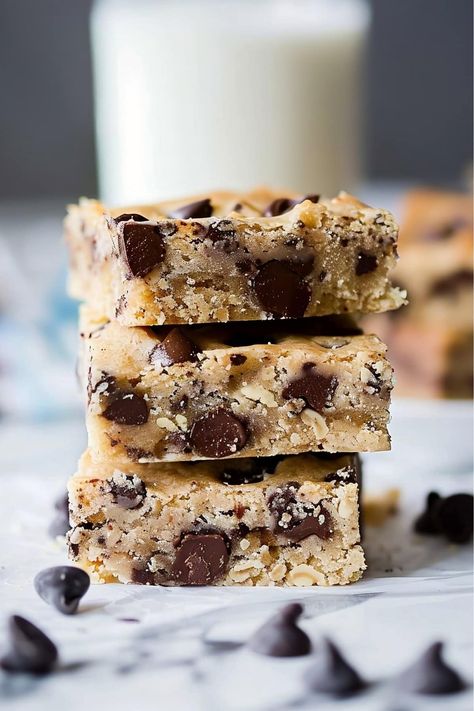 Chewy Chocolate Chip Cookie Bars, Chocolate Chip Cookie Bar, Chocolate Chip Cookie Bar Recipe, Cooking Therapy, Soft Chewy Chocolate Chip Cookies, Cookie Bars Easy, Quick Cookies, Cookie Recipes Chewy, Butter Toffee