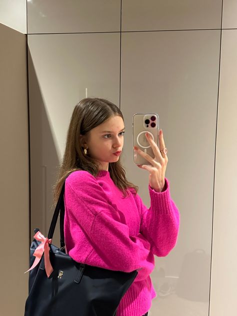 Stockholm style
Vanilla
Fall
Fall fit
Fall fits 2023
Pink
Pastel pink
Sweater
Aesthetic
Sweden
Tote 
Longchamp
Bows School Mirror Pics, Mirror Selfie Poses, Mirror Pic, Mirror Pics, Insta Ideas, School Fits, Selfie Poses, Early Morning, My Aesthetic